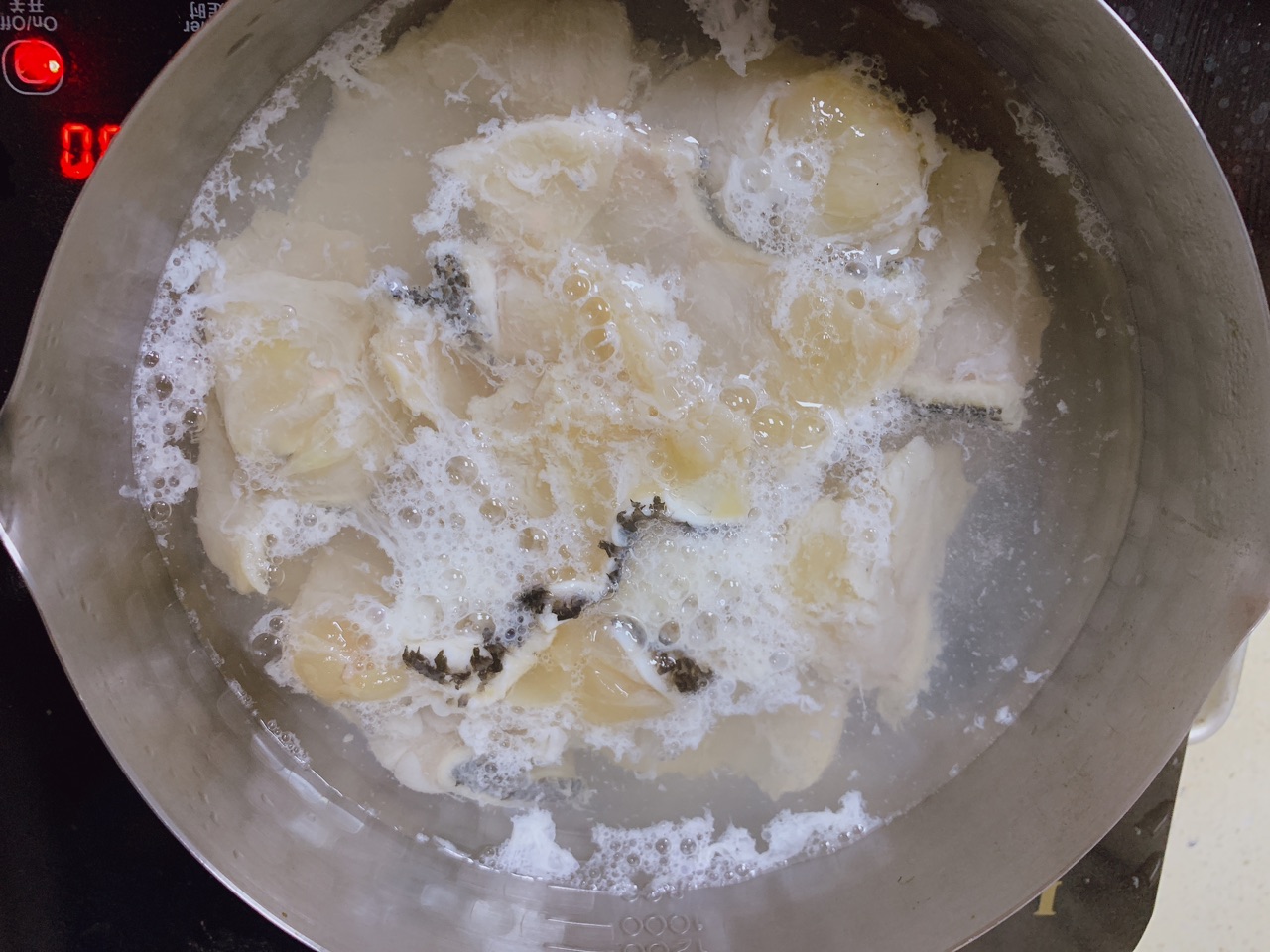 清鸡汤汆石斑鱼片