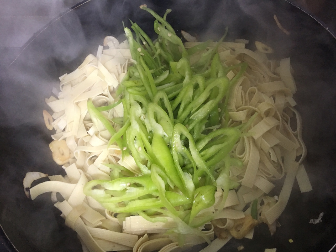 青椒炒豆皮