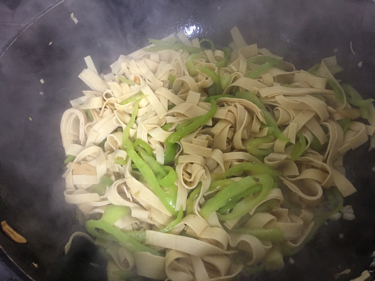 青椒炒豆皮