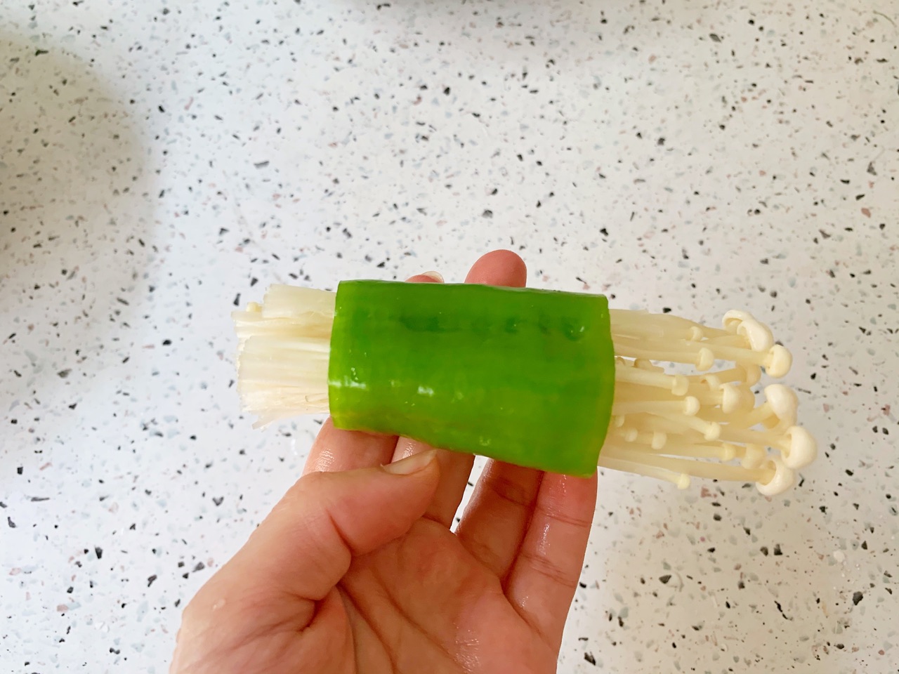 青椒金针菇