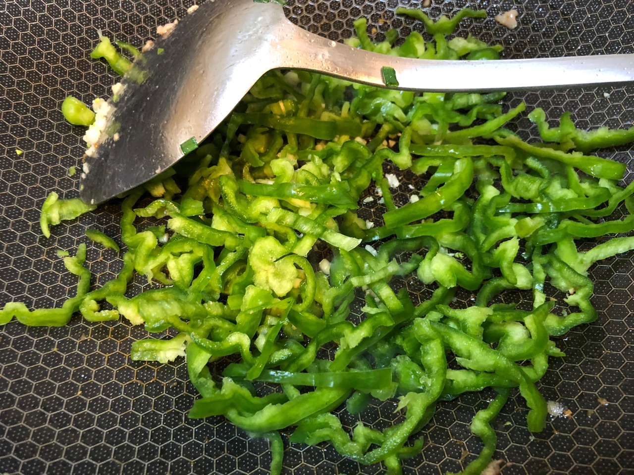 青椒香干炒肉丝