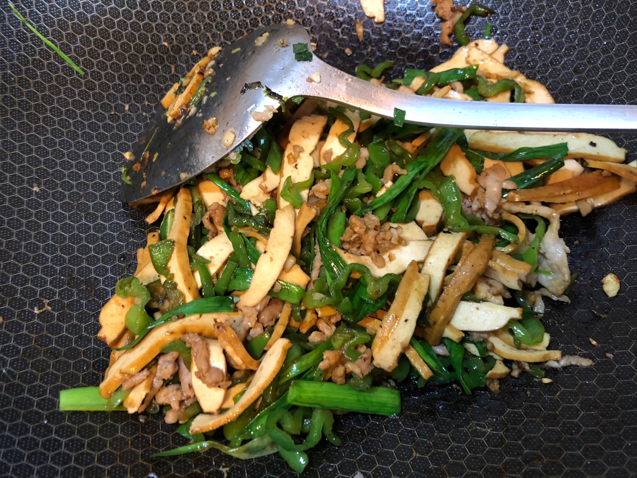 青椒香干炒肉丝