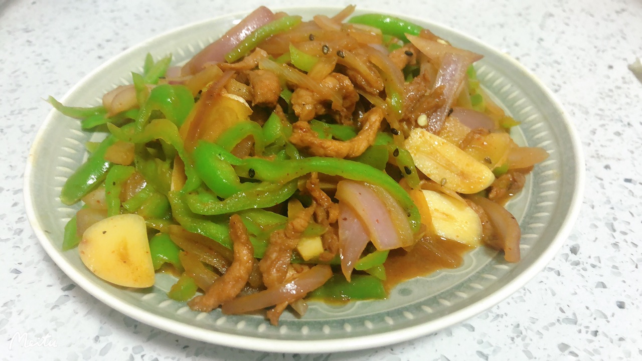 青椒洋葱炒肉