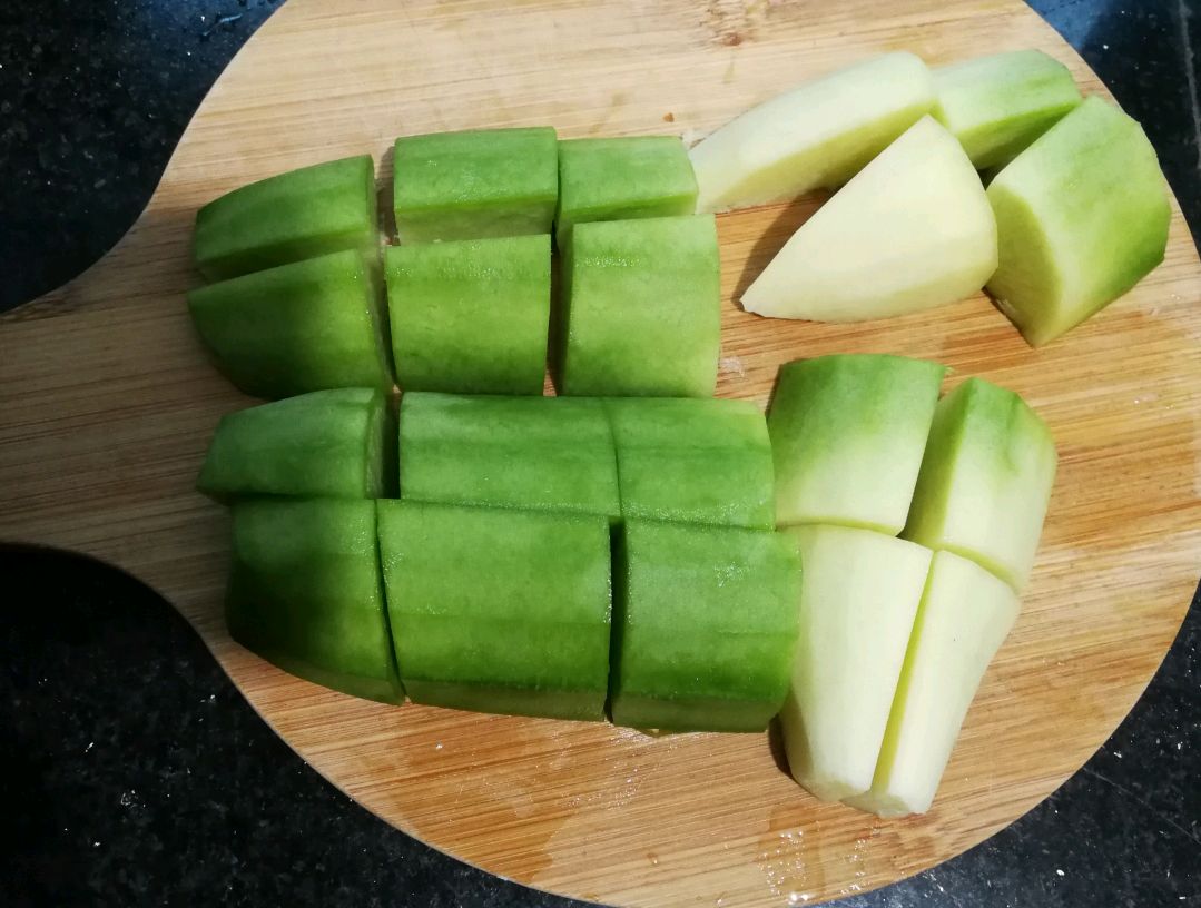 青萝卜炖排骨