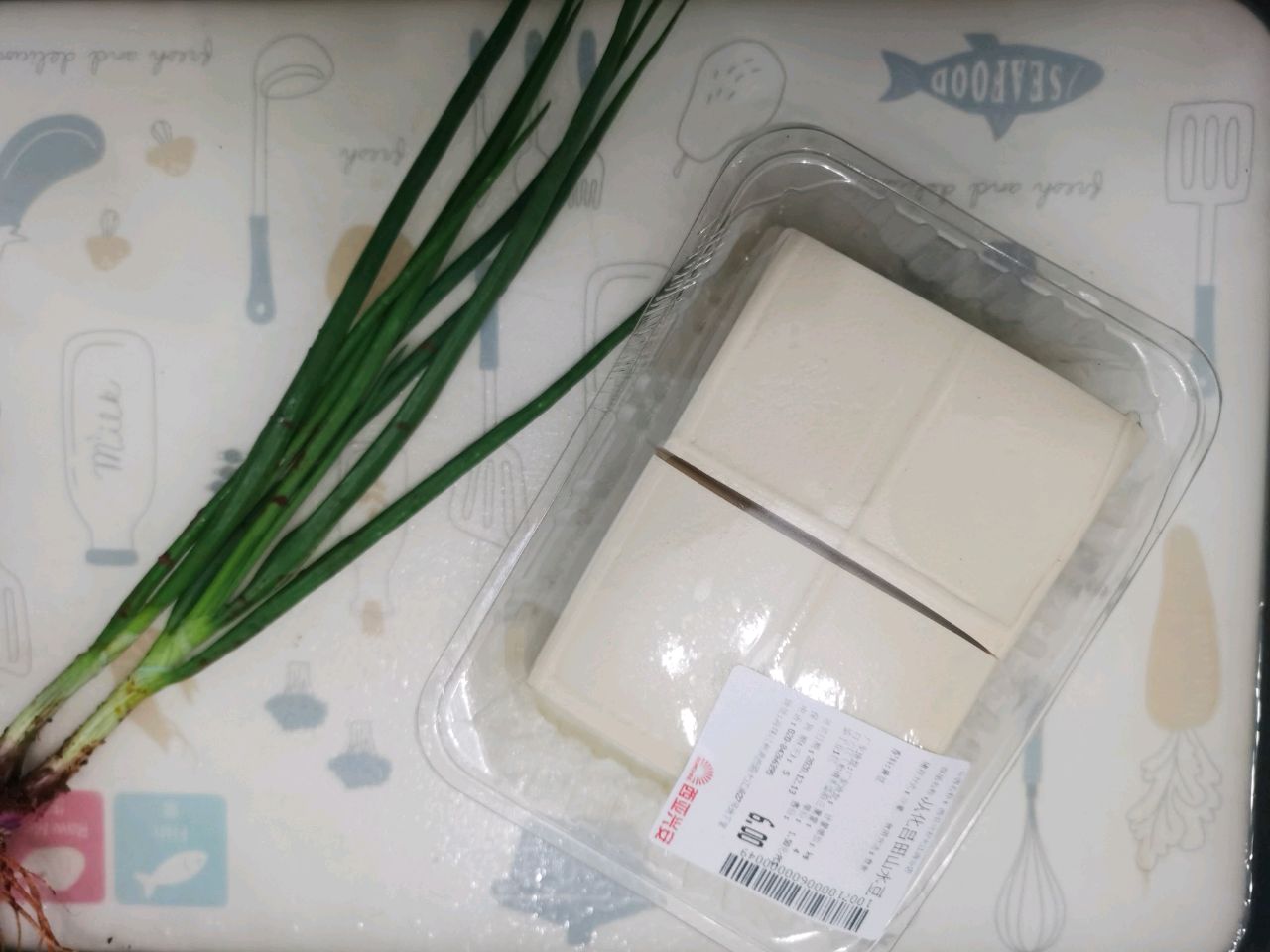 青青白白小葱拌豆腐