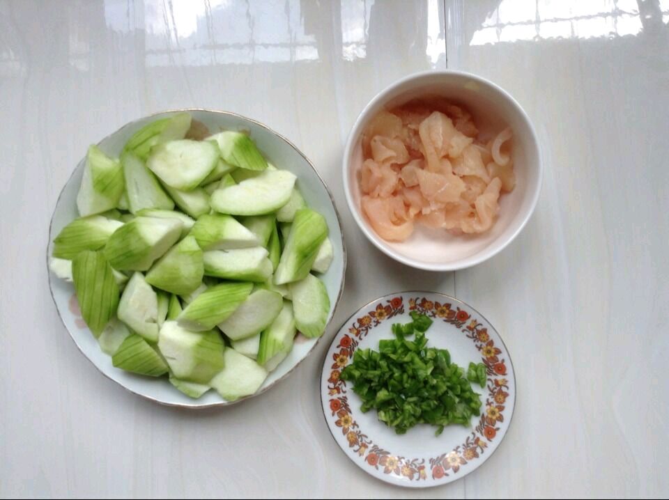 清爽解腻的丝瓜肉片