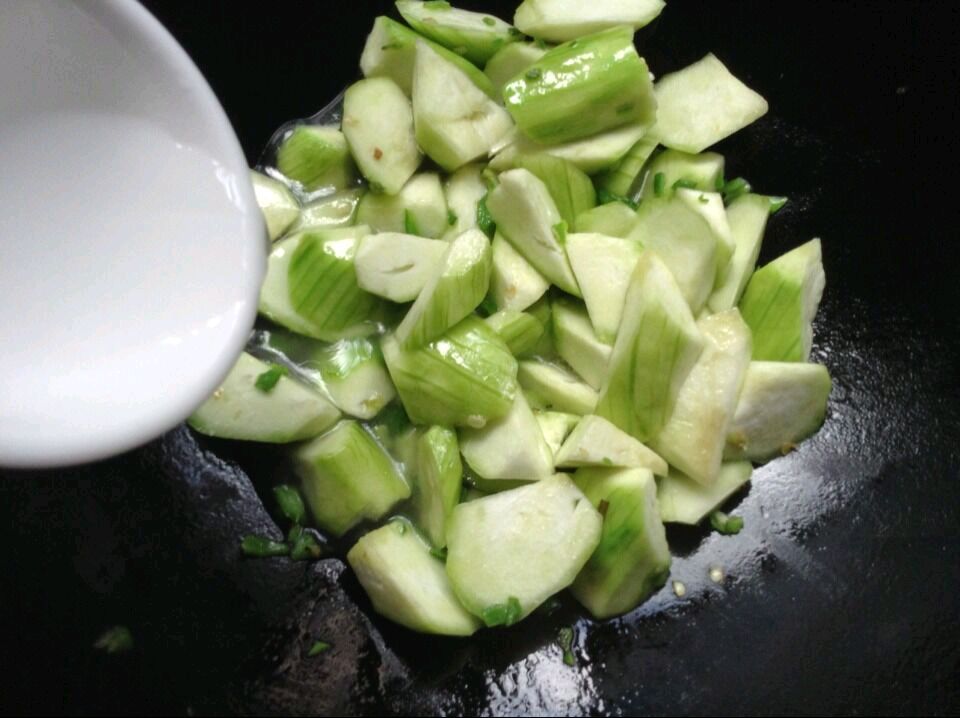 清爽解腻的丝瓜肉片