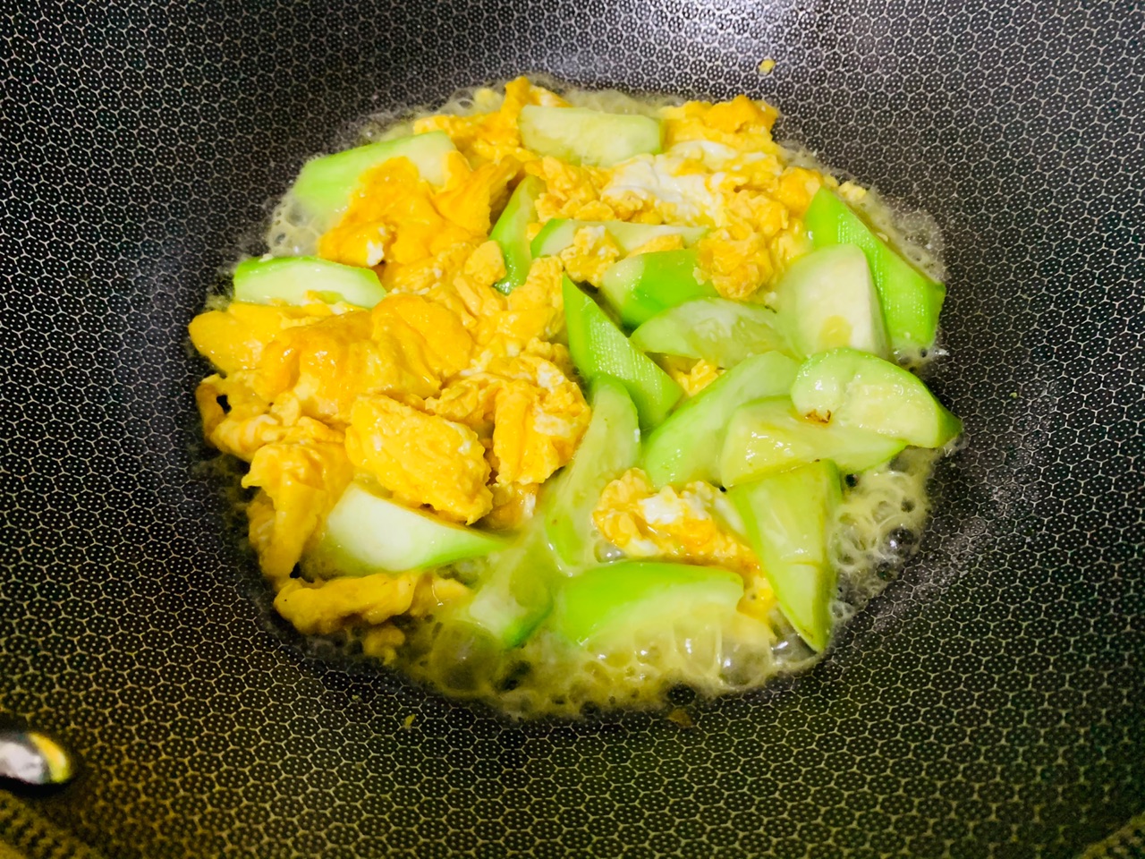 清爽可口的丝瓜炒蛋