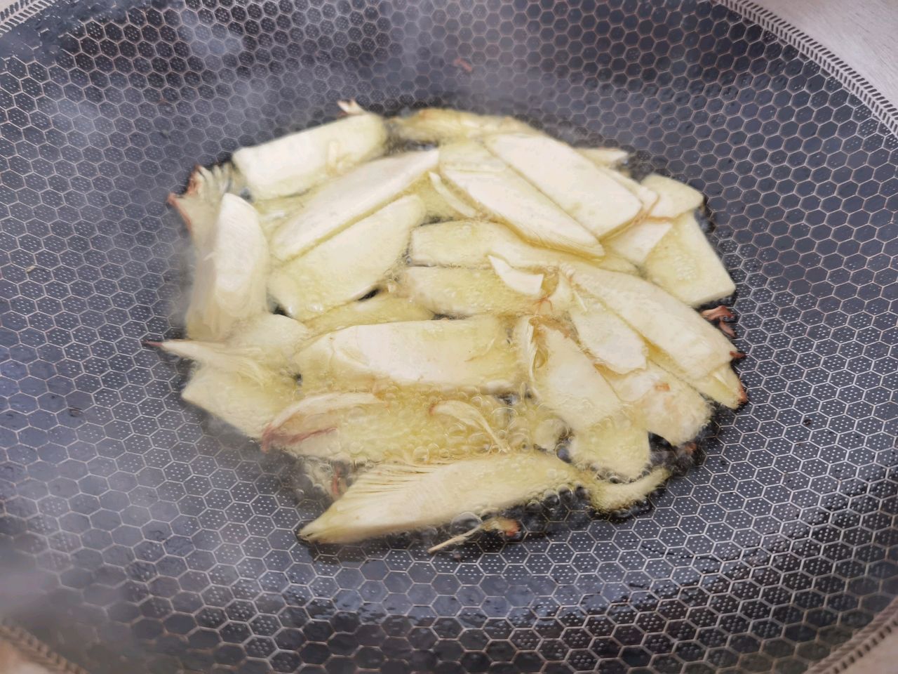清爽快手时鲜——冬笋萝卜炒荠菜