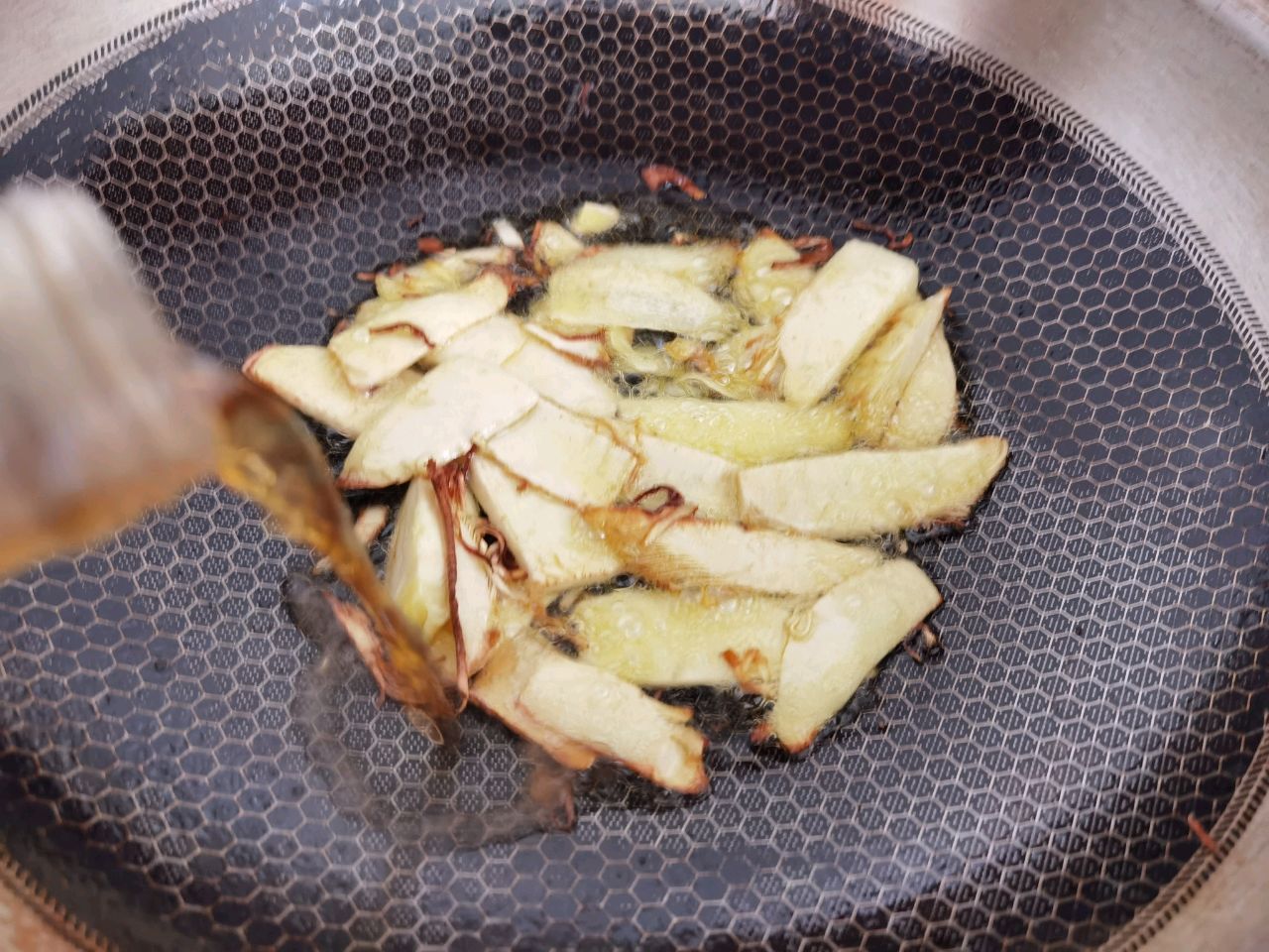 清爽快手时鲜——冬笋萝卜炒荠菜
