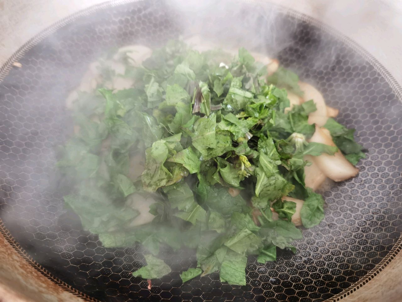 清爽快手时鲜——冬笋萝卜炒荠菜