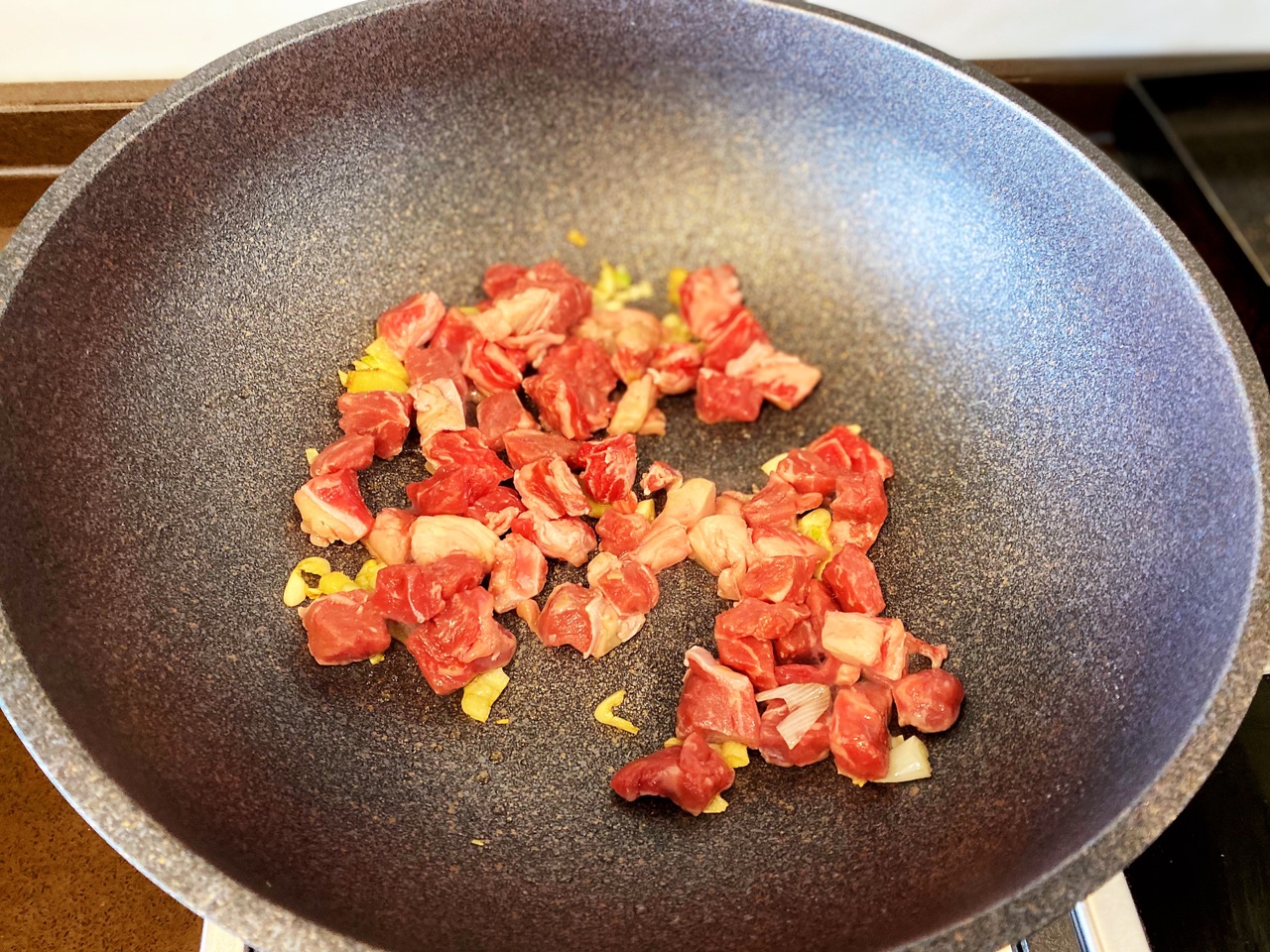 青蒜牛排粒