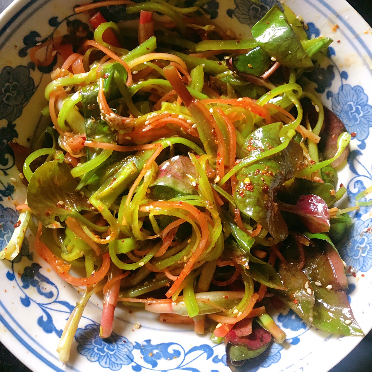 青笋胡萝卜凉拌折耳根