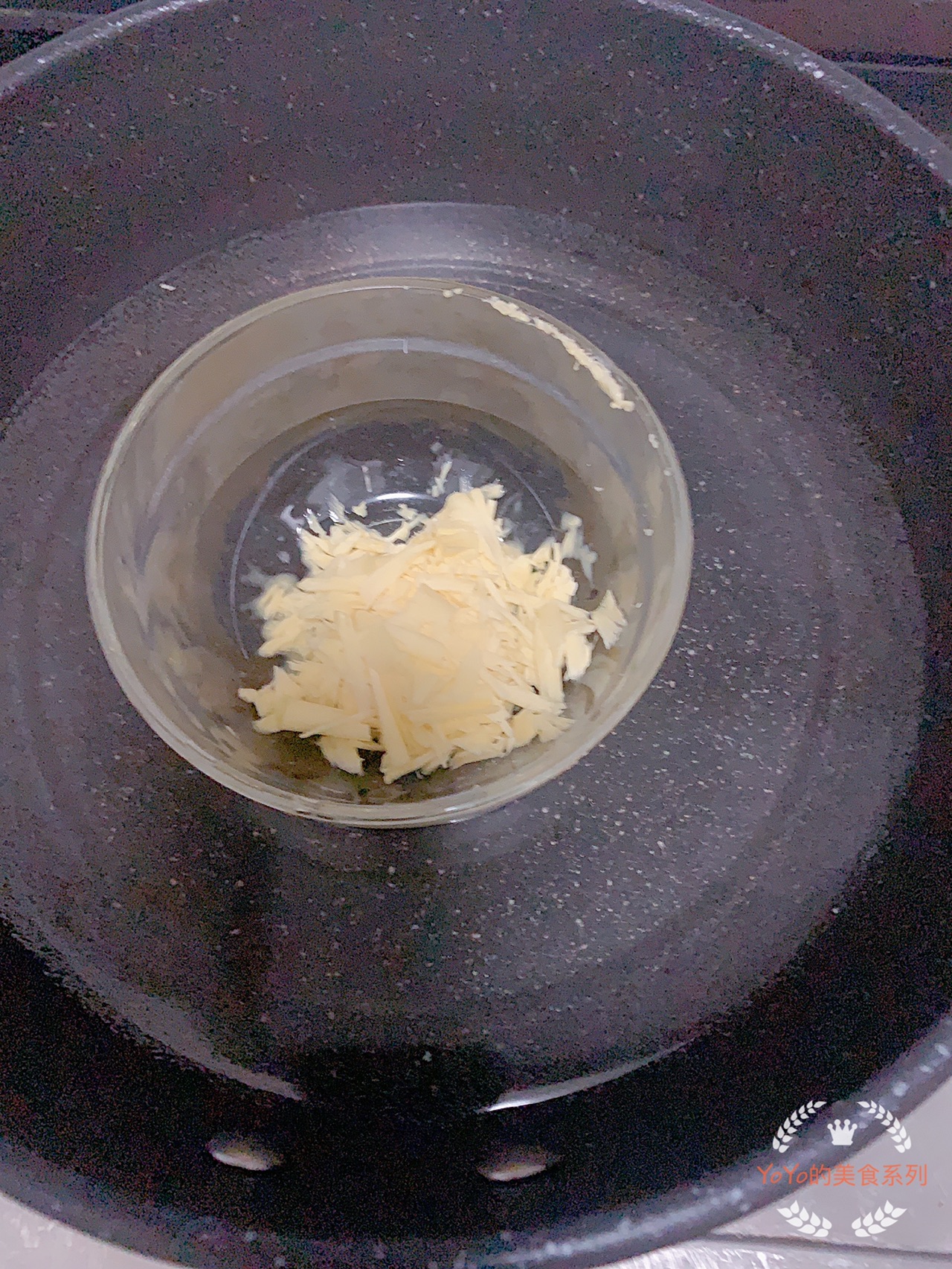 清新绿，越嚼越有劲～蔬菜汁面包