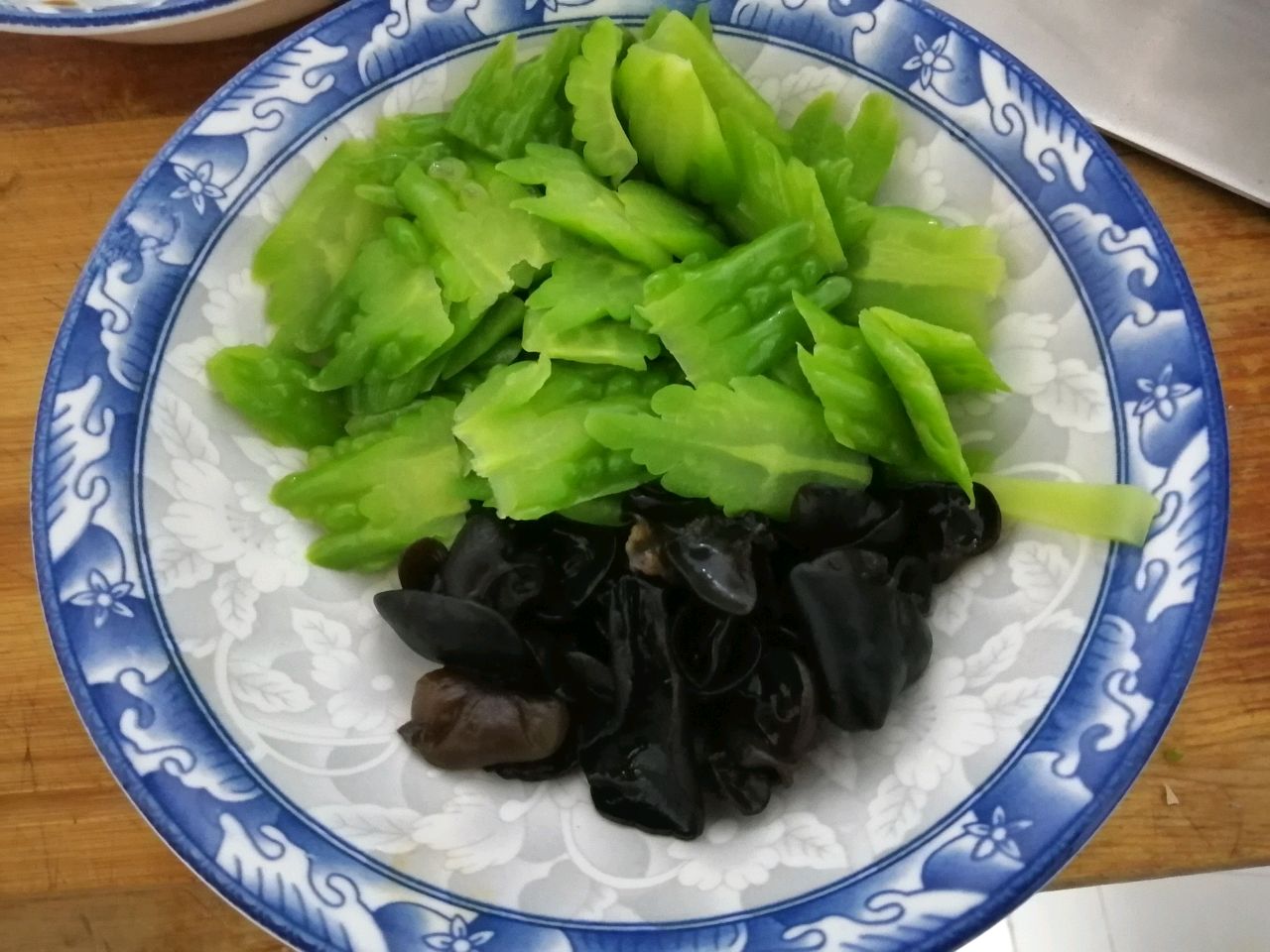 清新爽口炒苦瓜