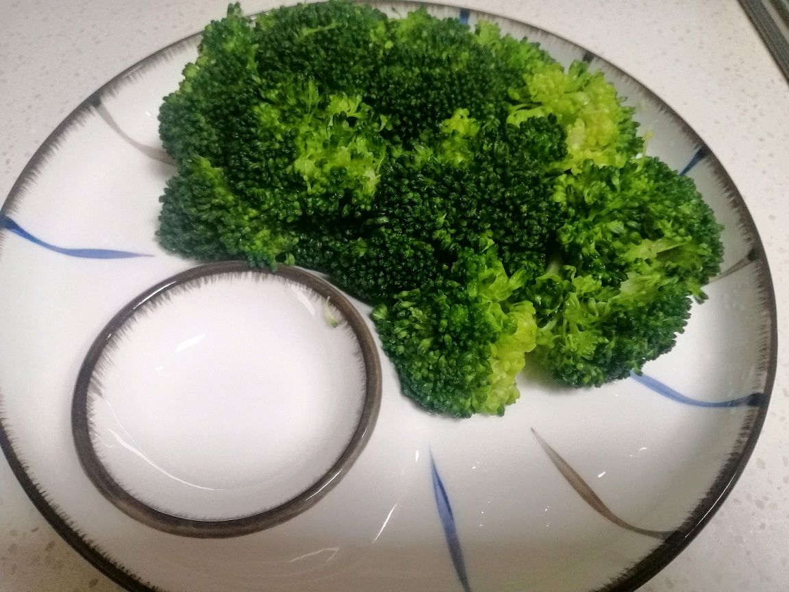 轻盐白灼西兰花
