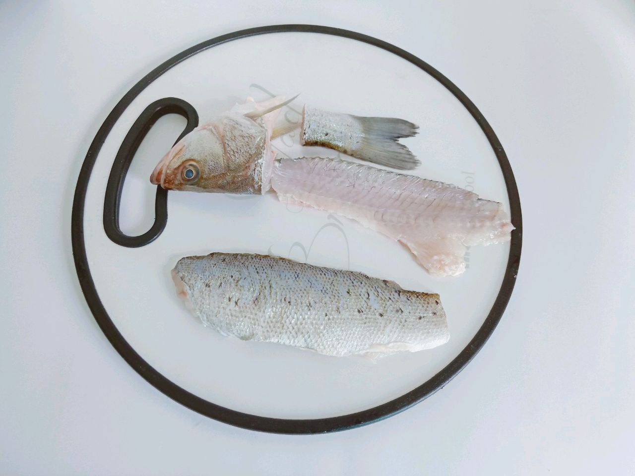 清蒸海鲈鱼