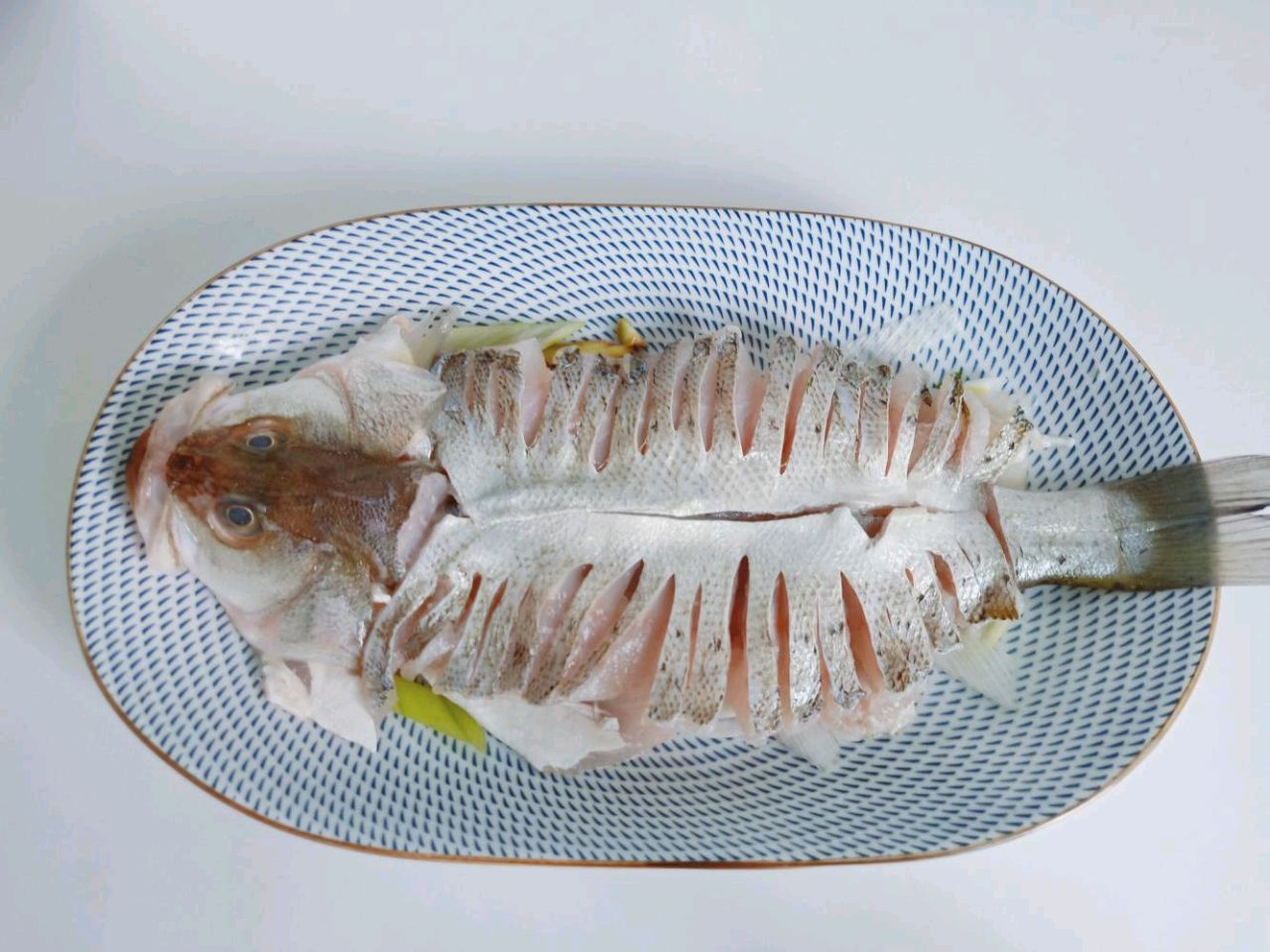 清蒸海鲈鱼