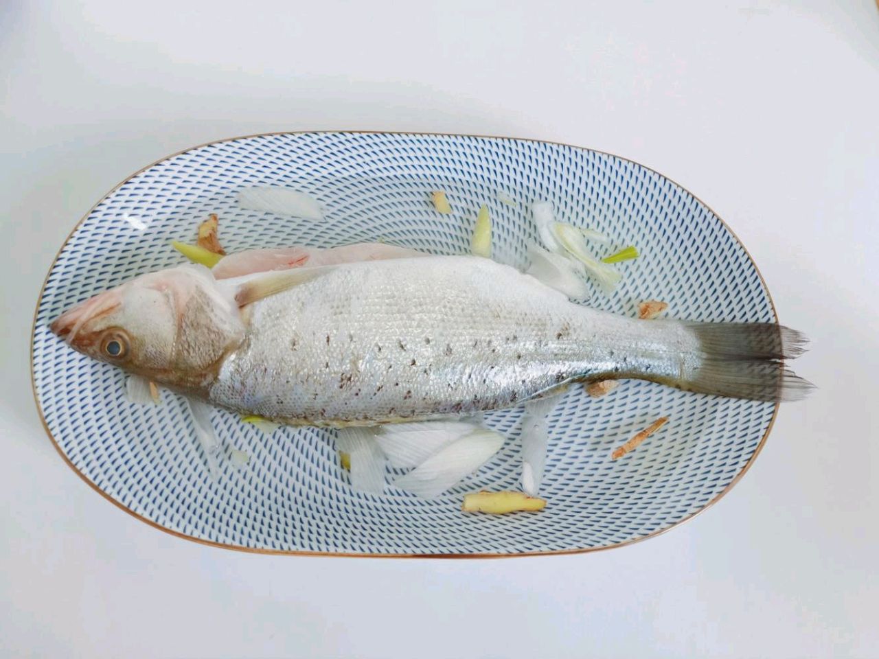 清蒸海鲈鱼