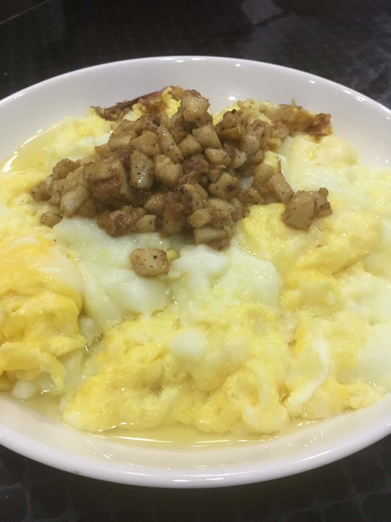 琼玉山巅