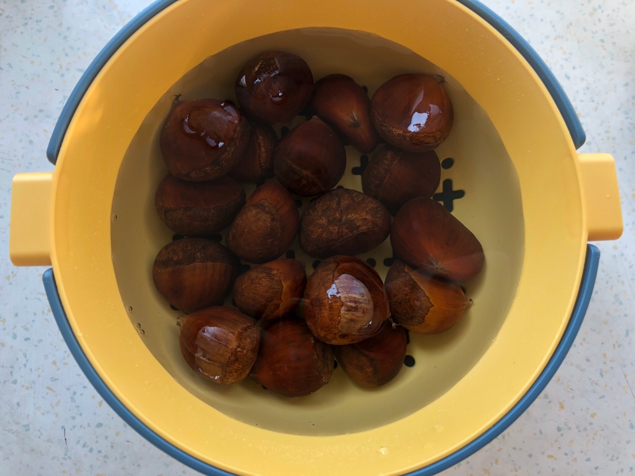 秋冬暖心美食•香甜软糯烤板栗