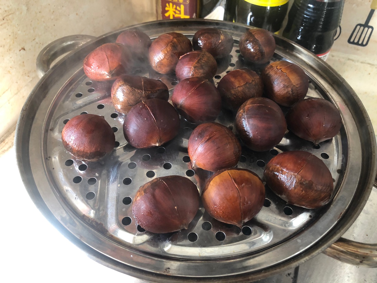 秋冬暖心美食•香甜软糯烤板栗
