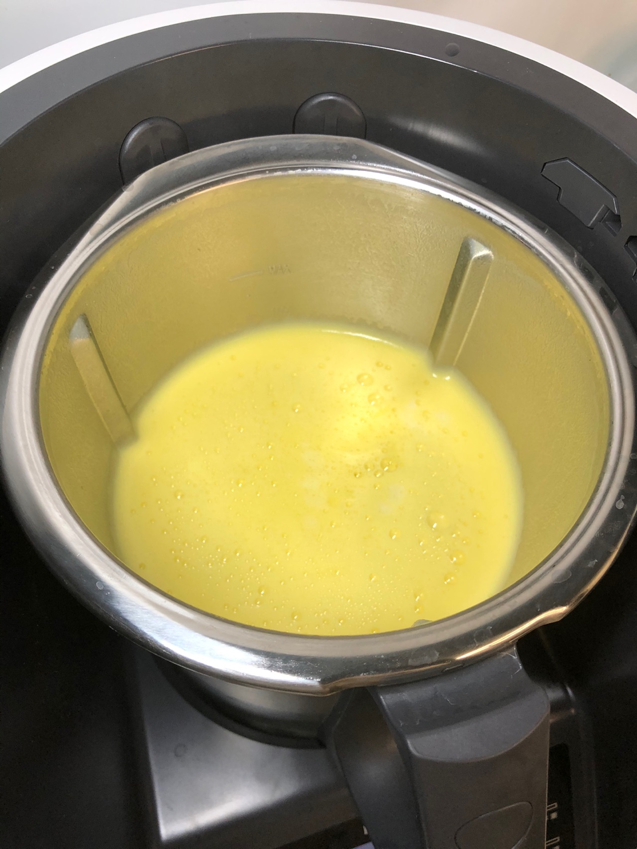 秋冬暖饮｜黄豆嘴南瓜豆浆 米博