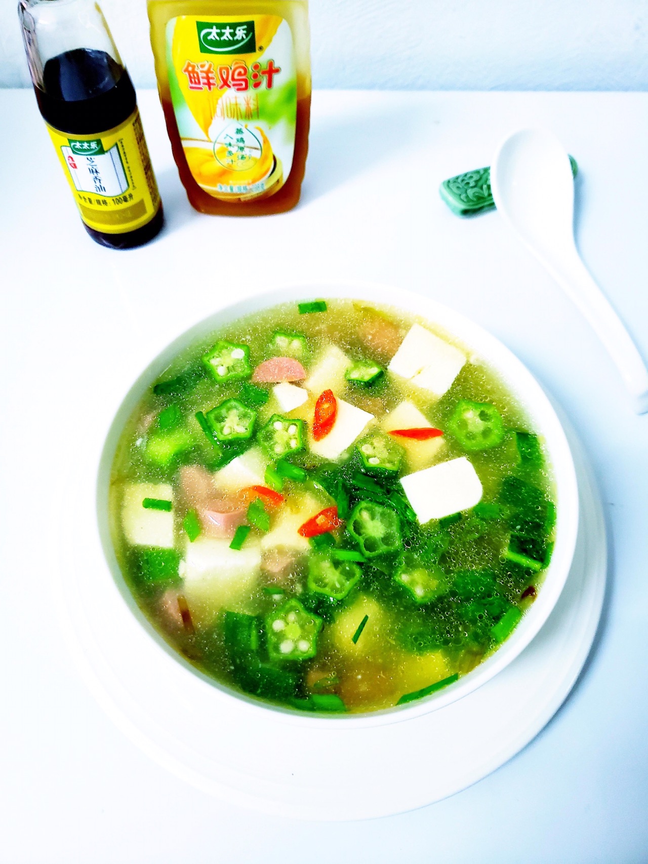 秋葵豆腐汤