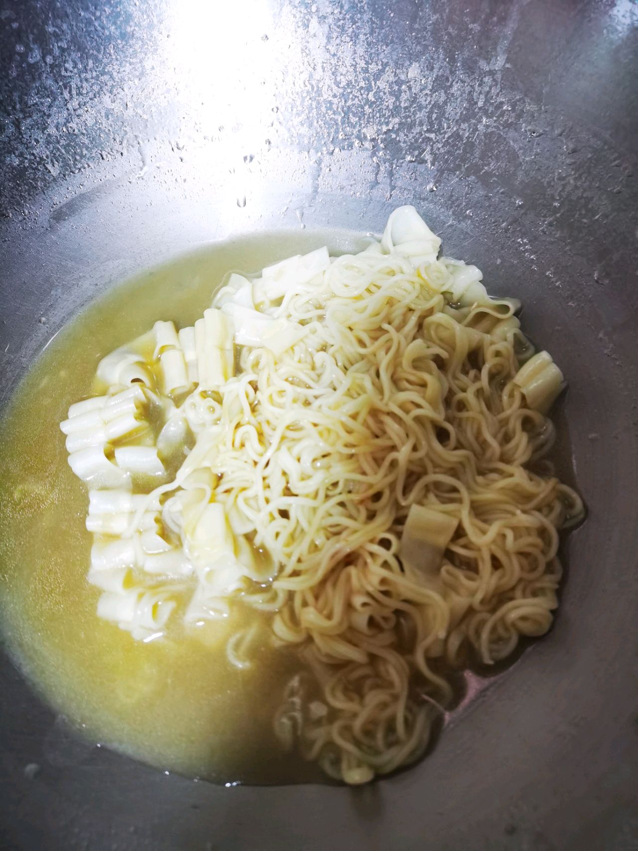 秋葵鸡翅蛋面