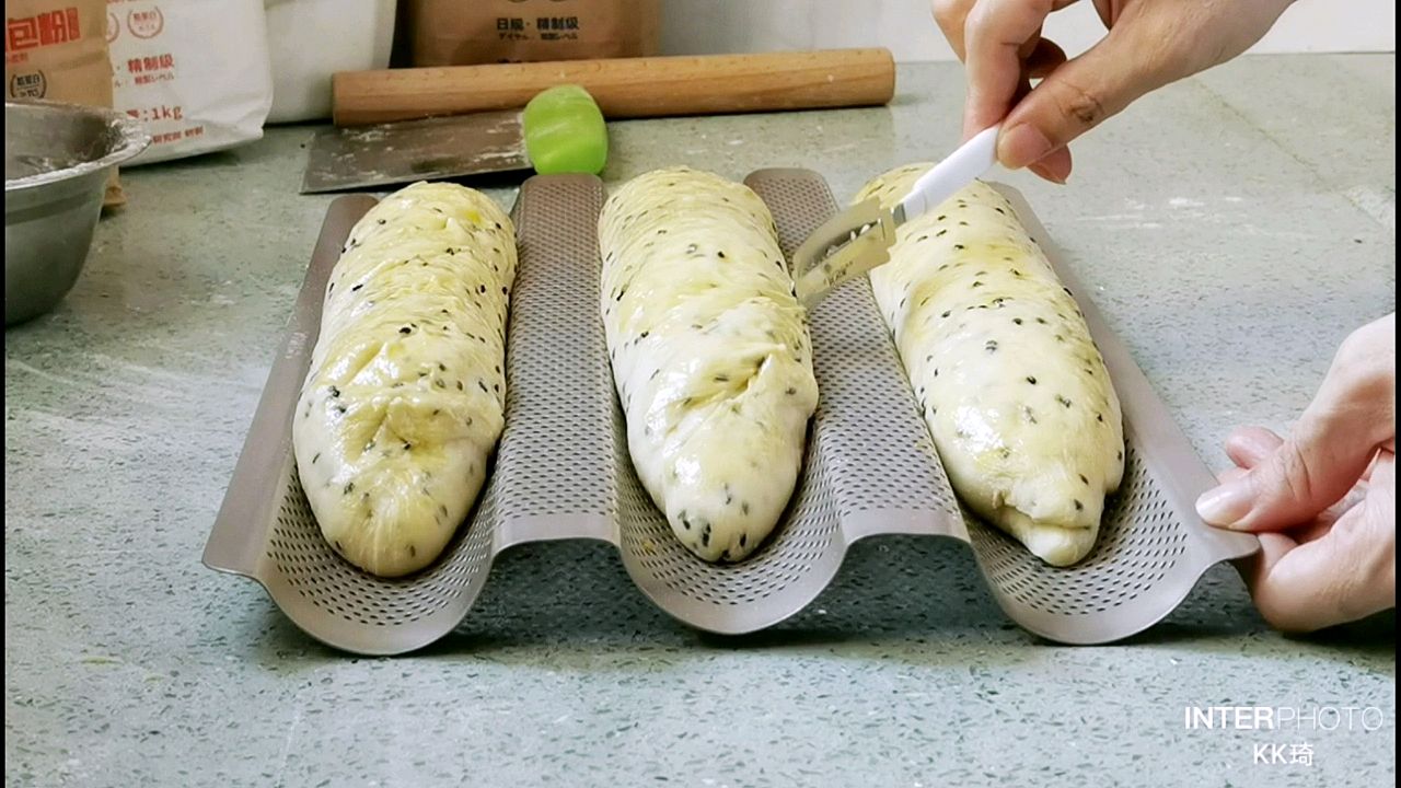 全蛋奶黑芝麻面包棍