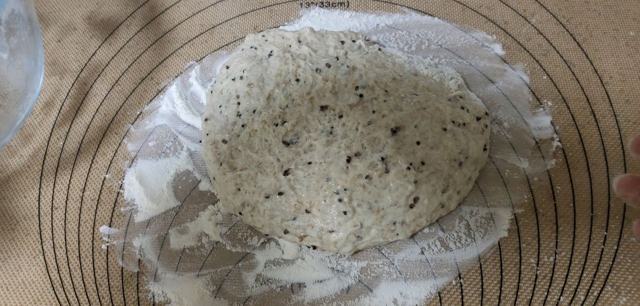 全麦藜麦葡萄干面包