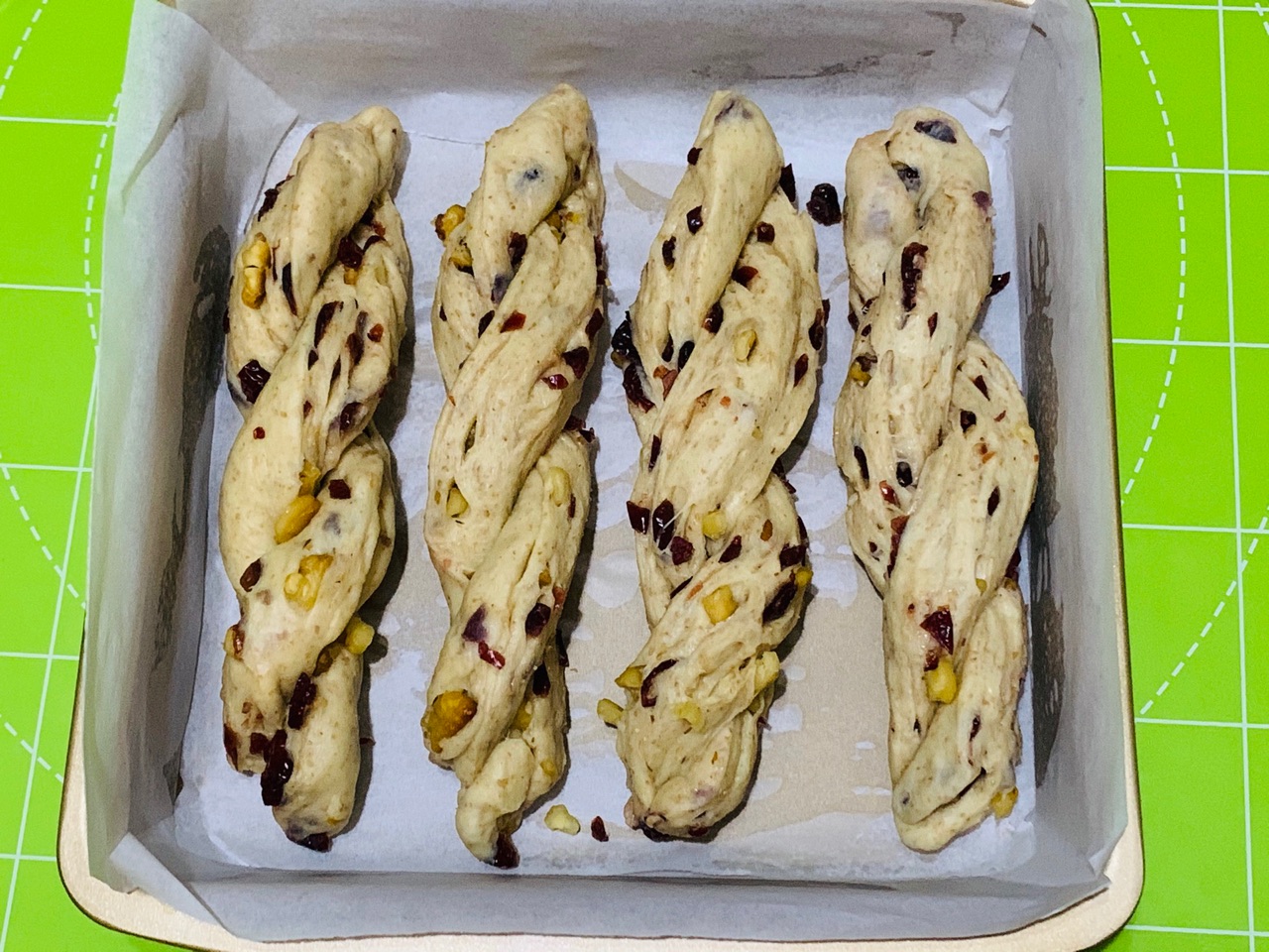全麦蔓越莓核桃面包