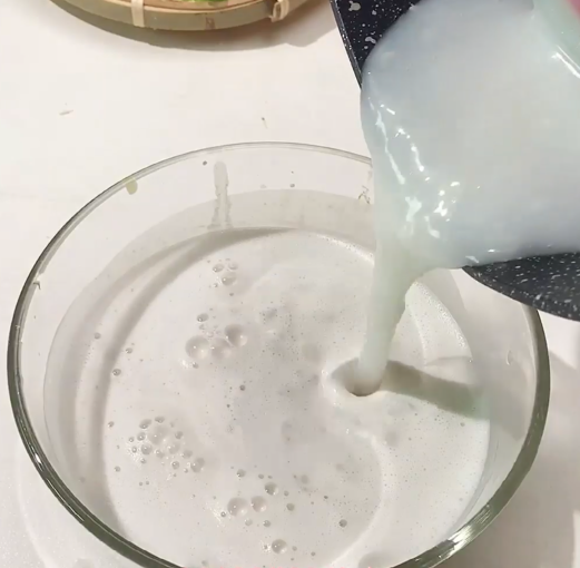 全网最好看的最能上桌的甜品来啦~就是这个椰香草莓糕