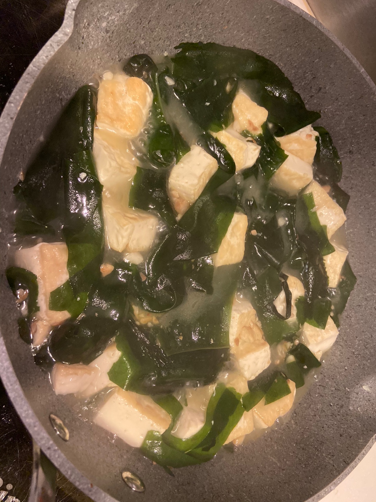 裙带菜豆腐汤