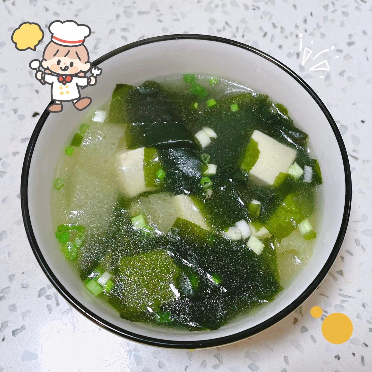 裙带菜竹荪豆腐汤
