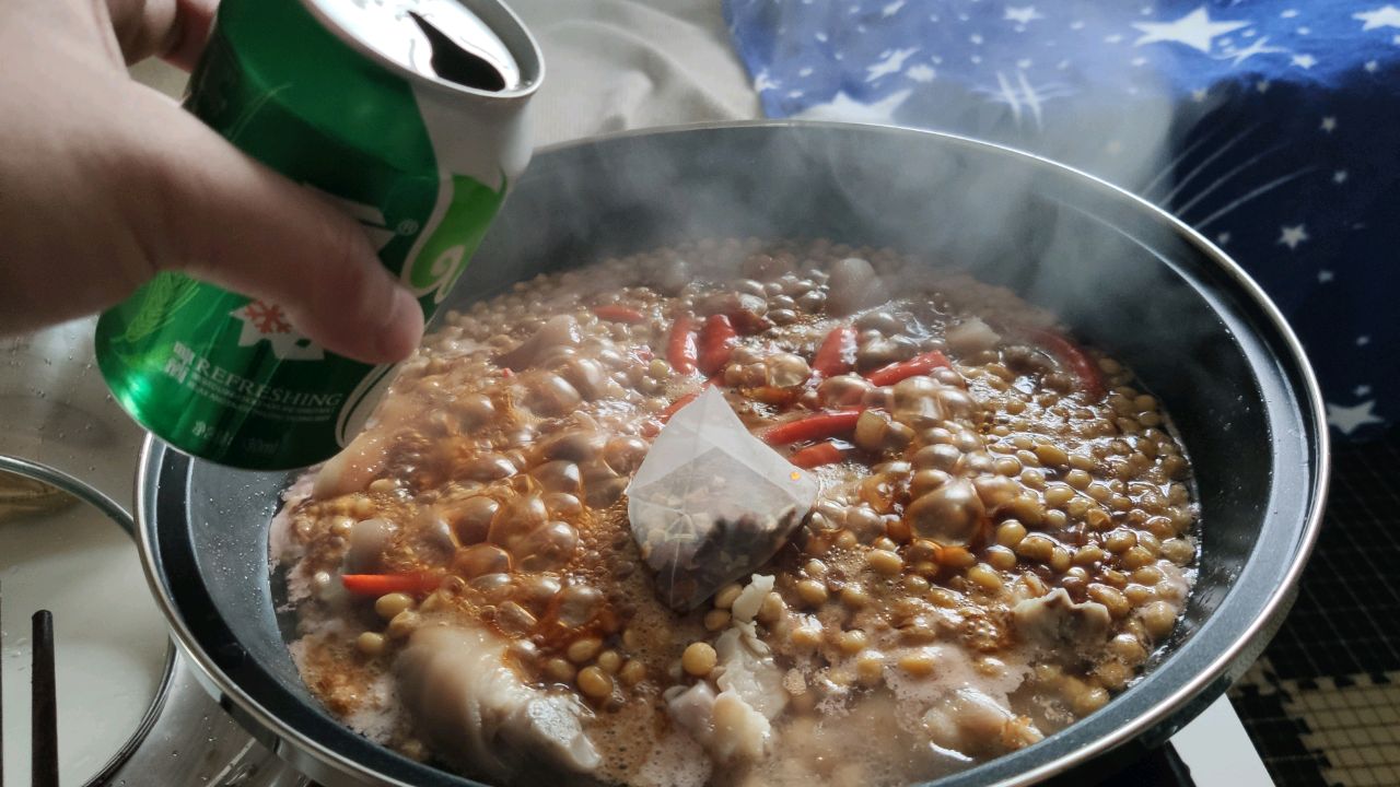 热菜~猪蹄逗~辣中满口留香