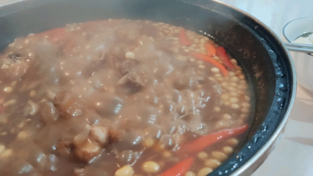 热菜~猪蹄逗~辣中满口留香