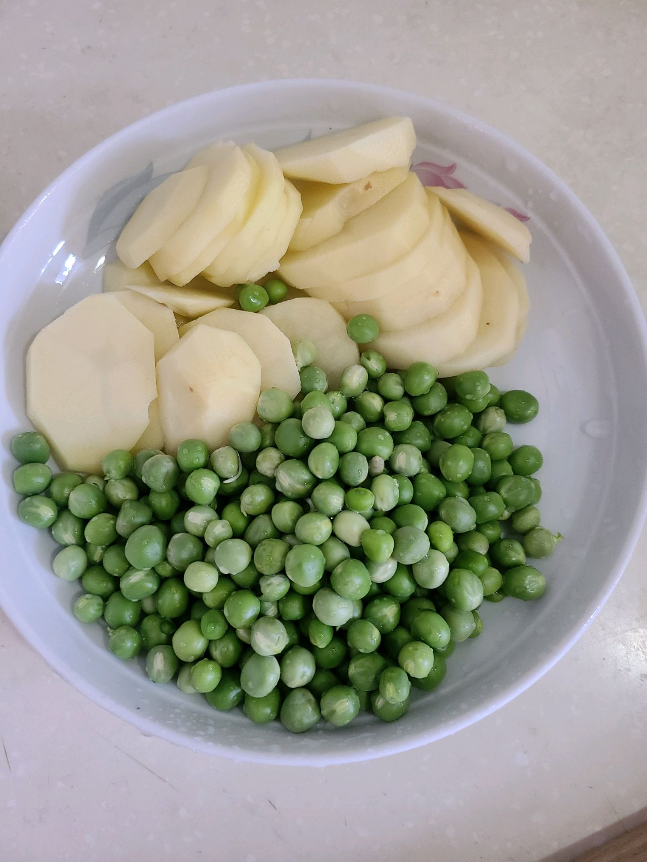 热乎软烂的滑肉烩面片