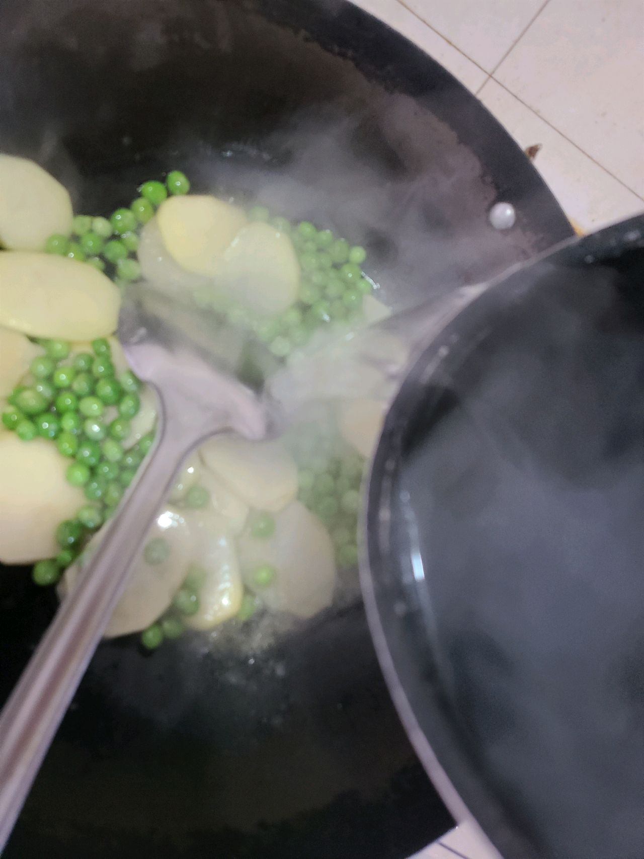 热乎软烂的滑肉烩面片