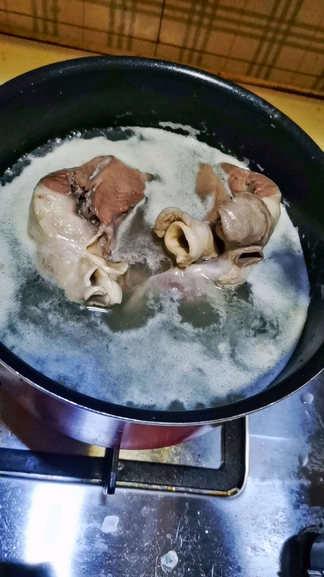 热辣滚烫的汤锅，荤豆花～