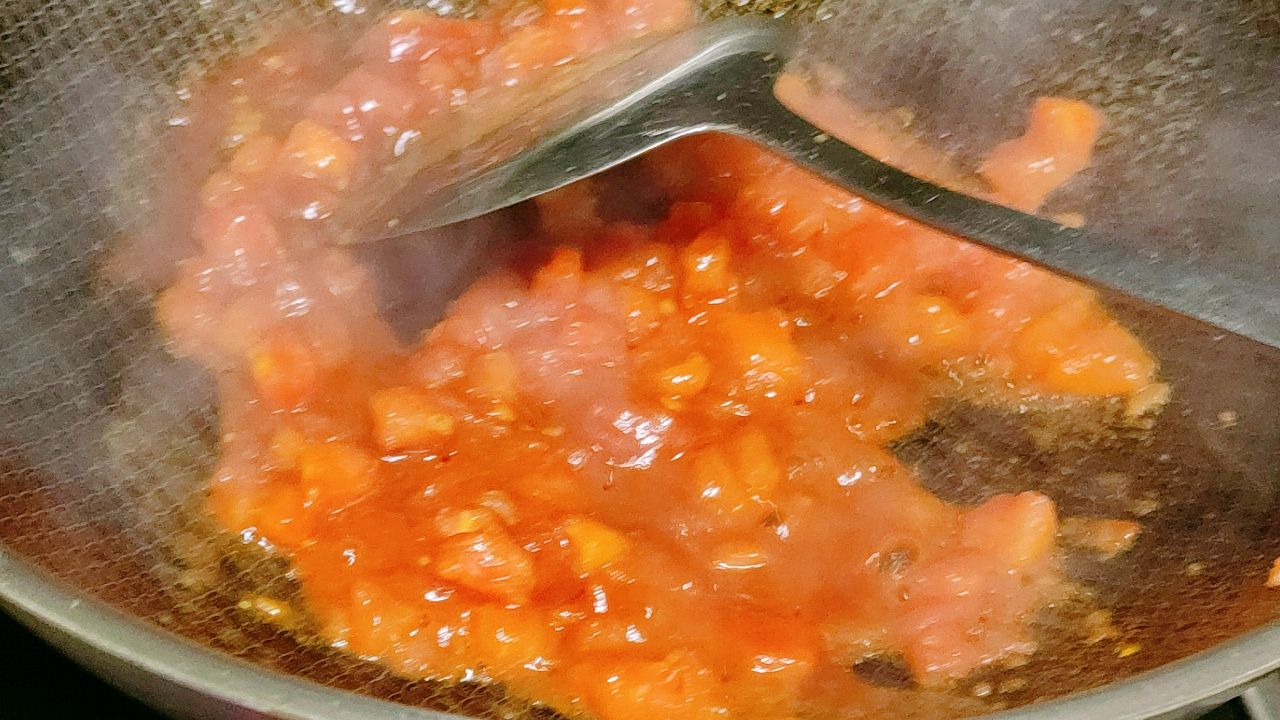 热气腾腾的酸汤福锅炖