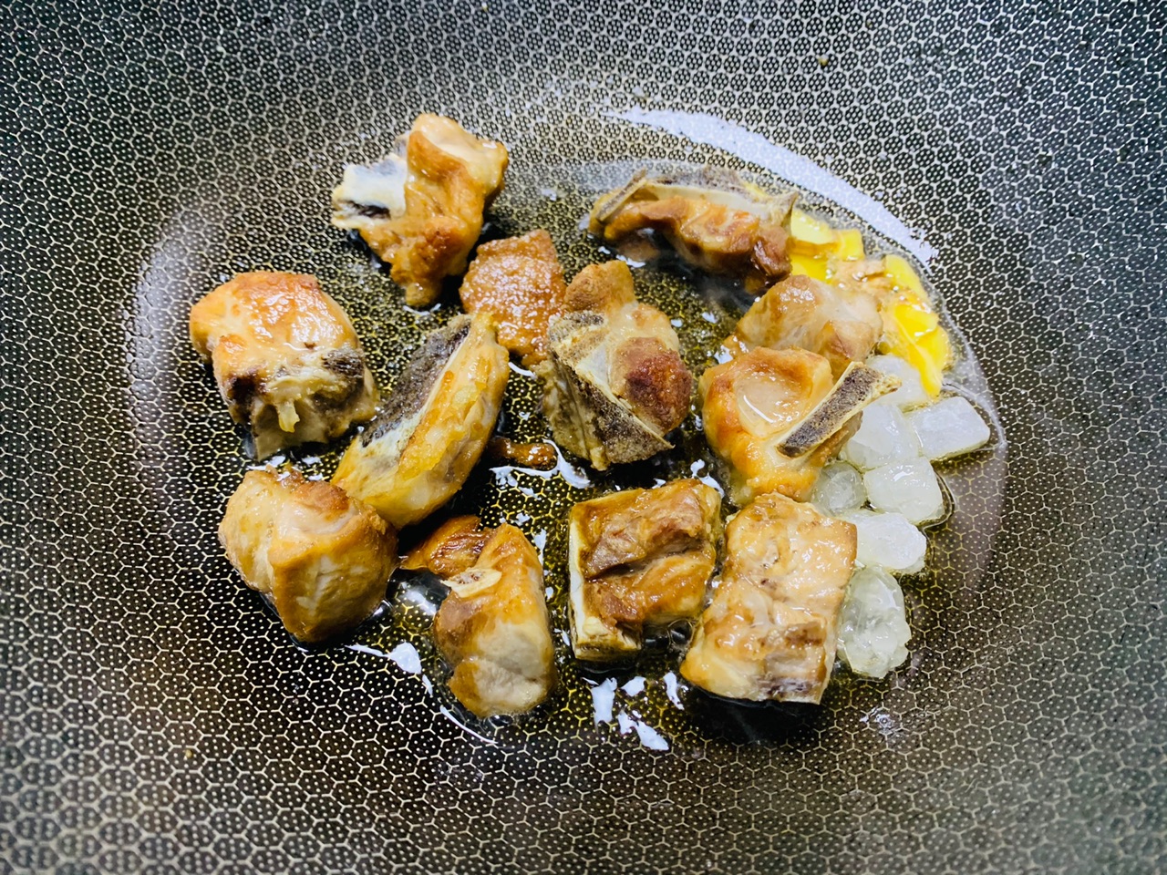 人见人爱的胡萝卜烧排骨
