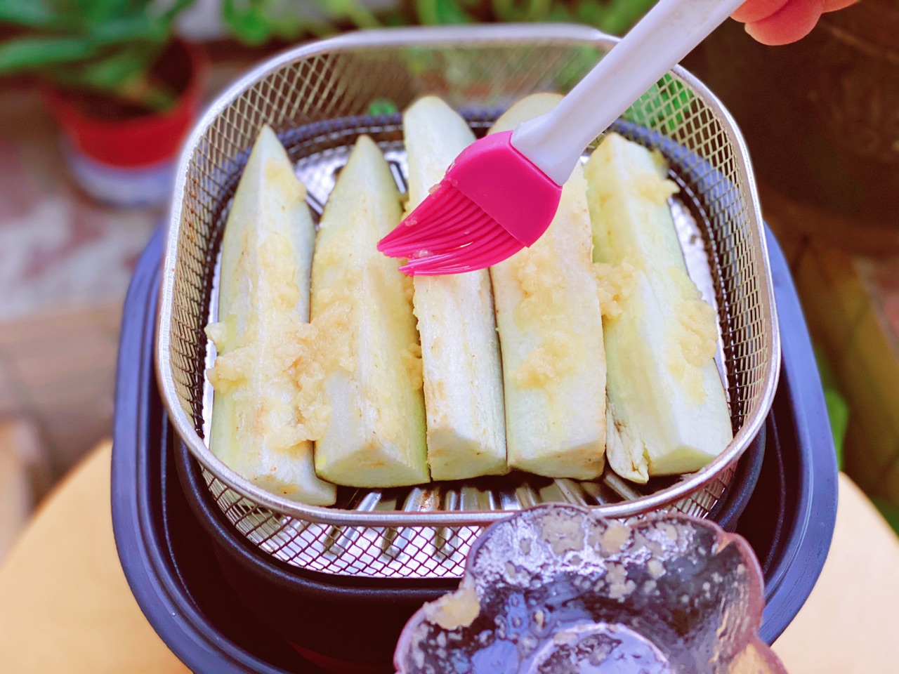 人气小食孜然蒜蓉烤茄子