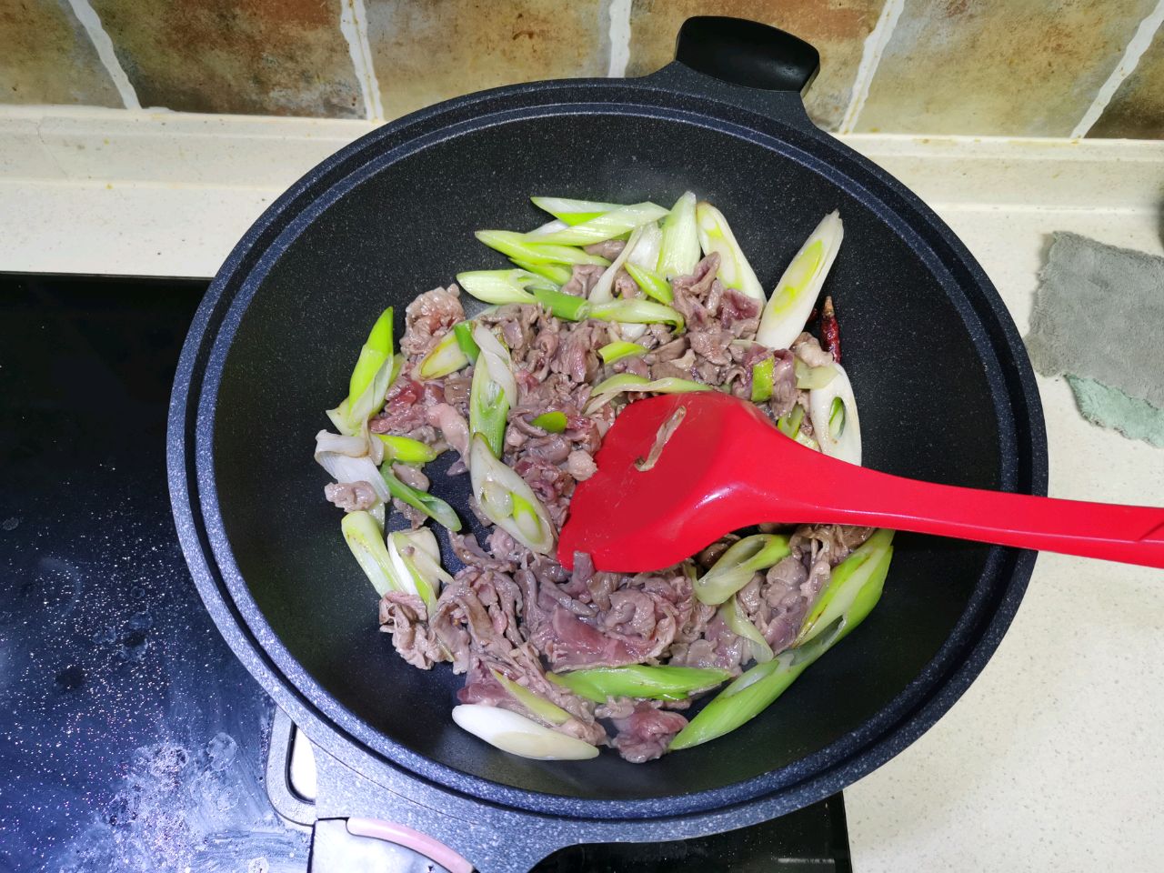 肉多版葱爆羊肉