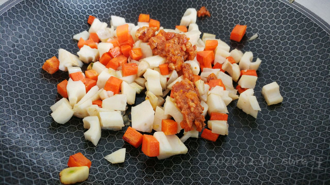 肉酱藕玉什锦粒