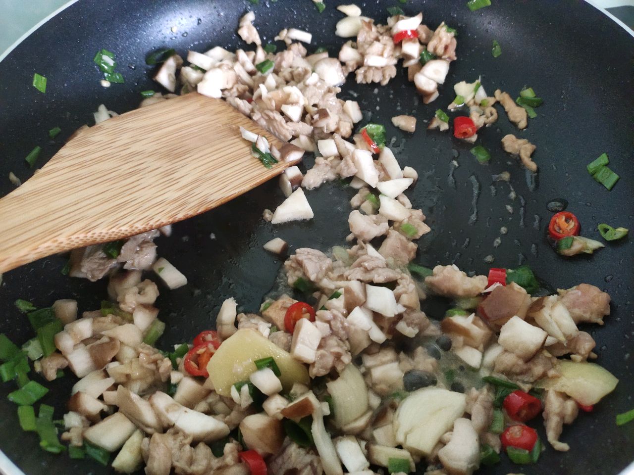 肉沫豆腐抱鸡蛋