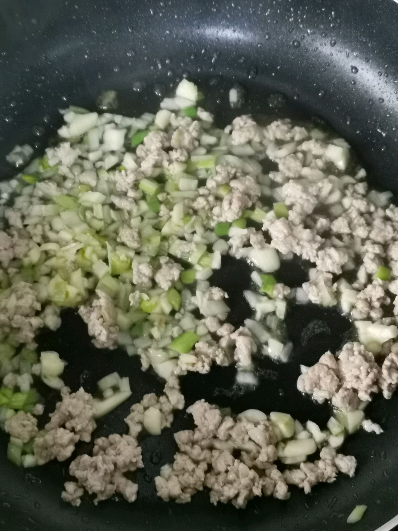 肉末粉丝炒包菜