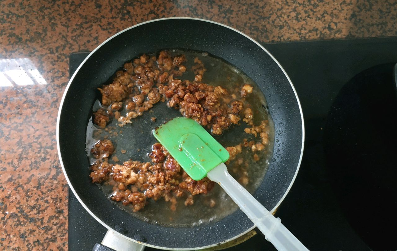 肉沫青瓜拌面