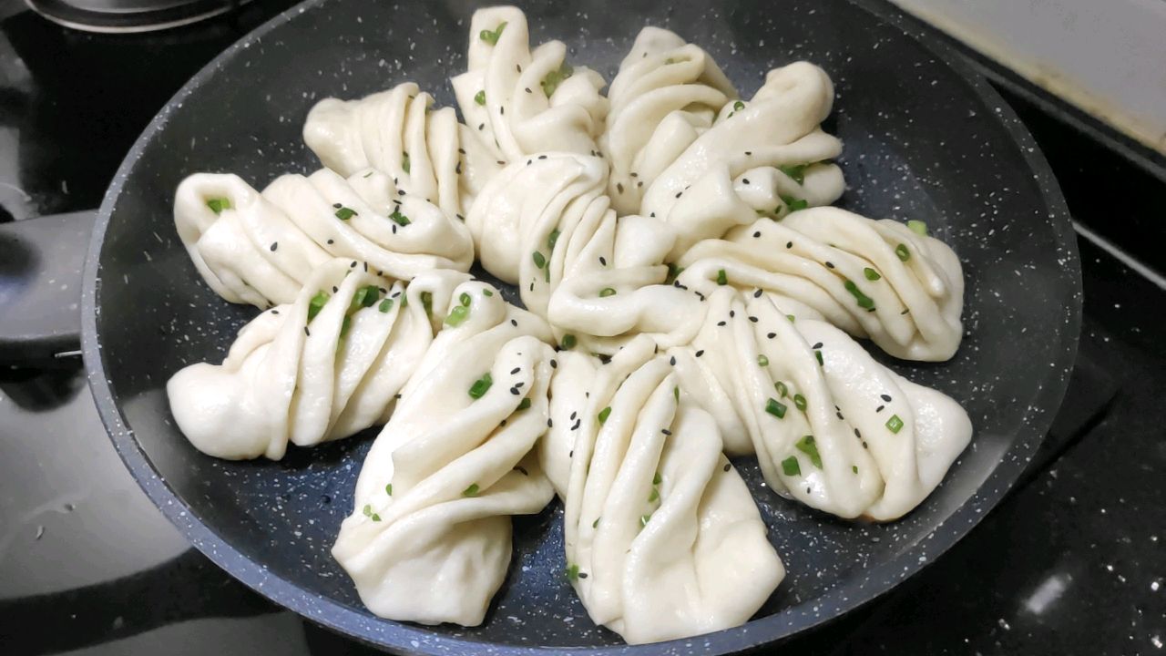 柔软到心里的生煎花卷