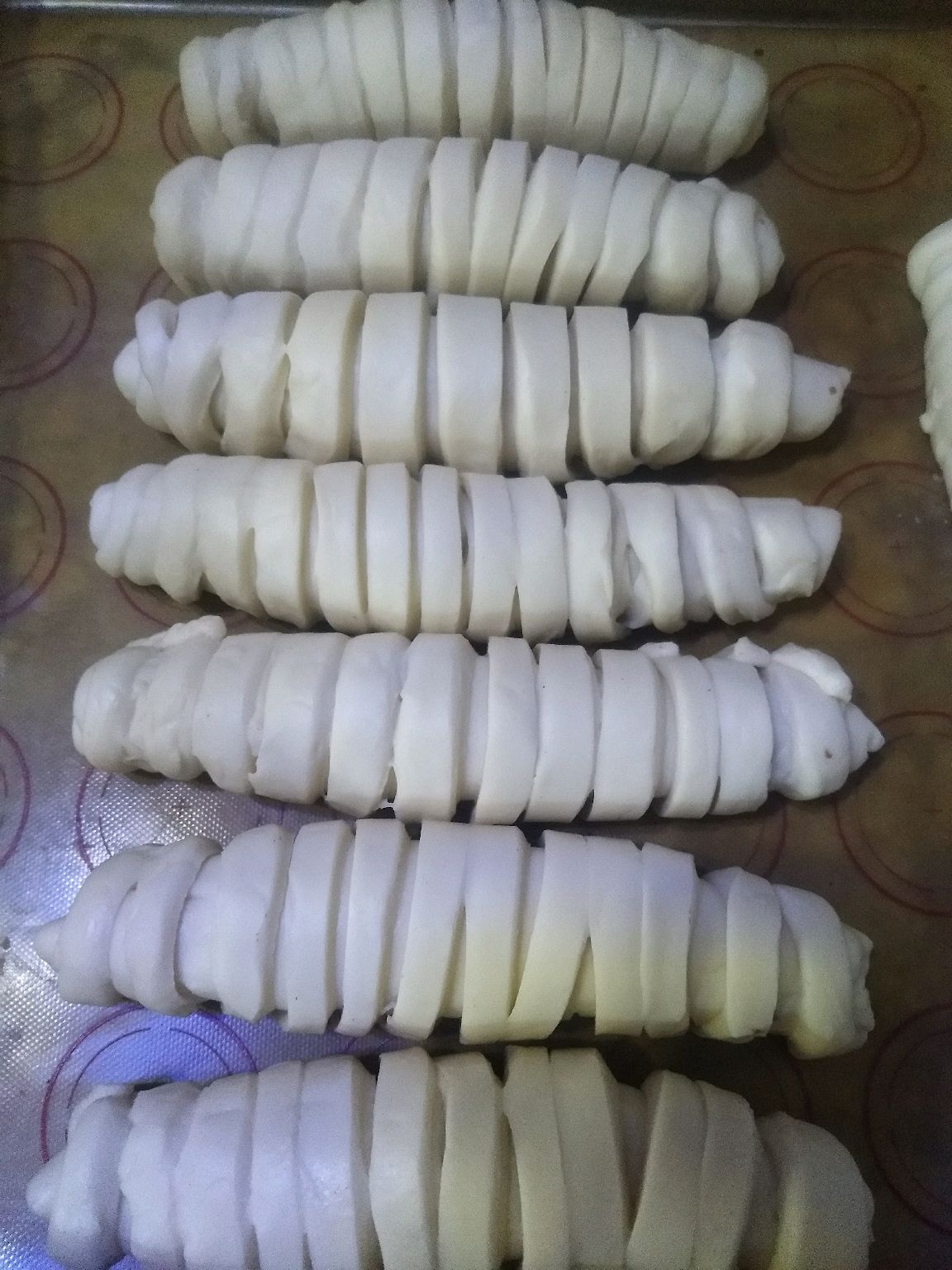 ，柔软拉丝的奶酪巧克力排包